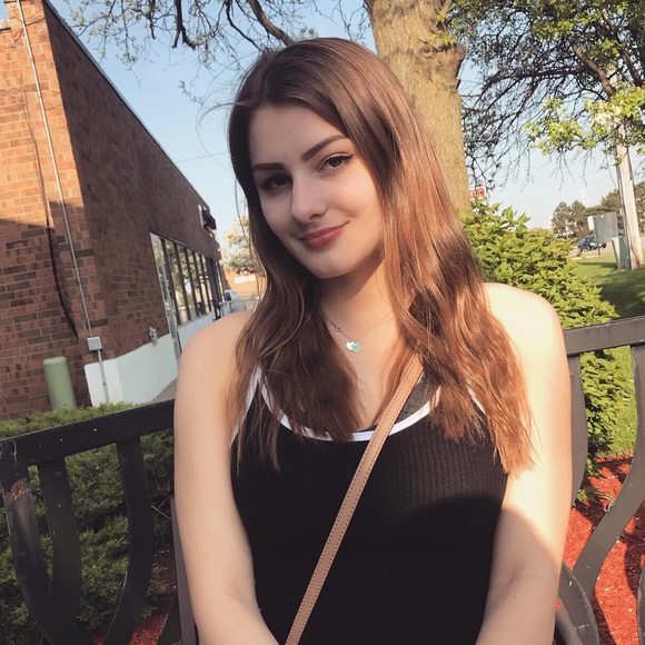 Meet your Posher, Amelia - Picture 1 of 1